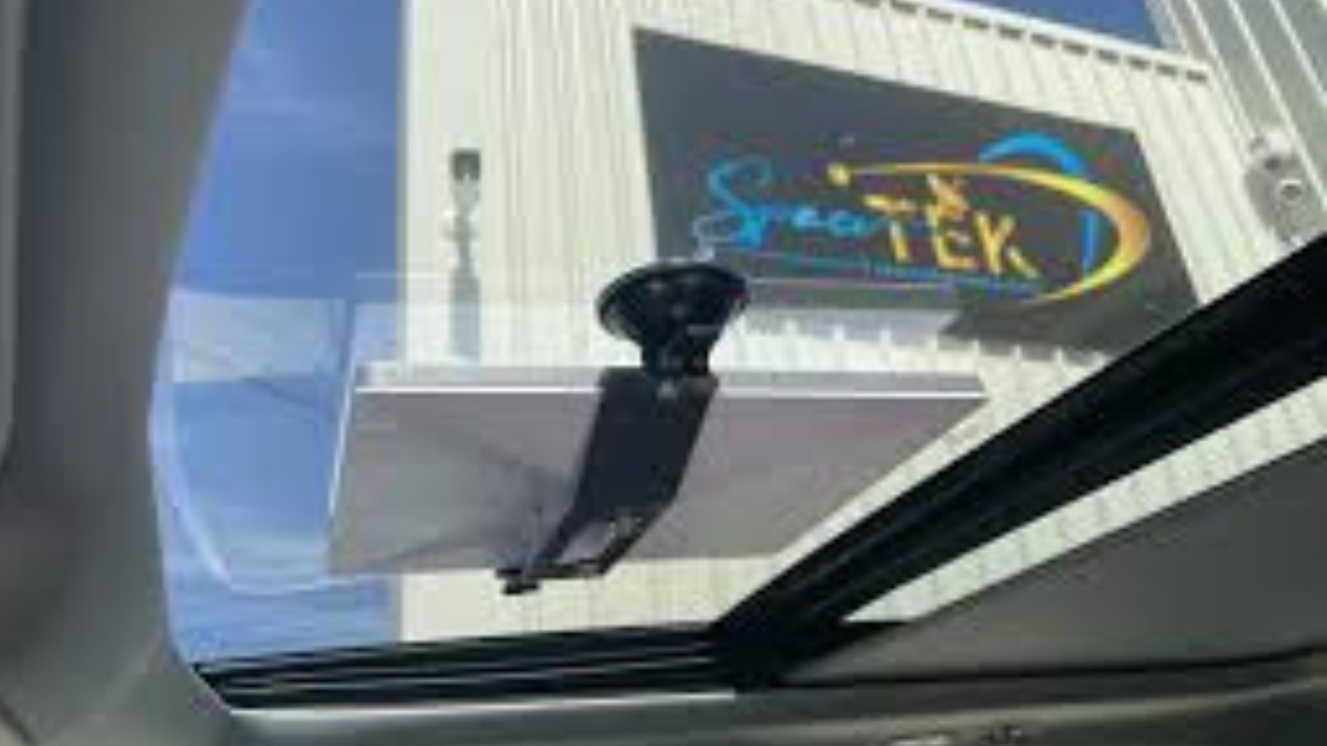 RV Adventures & Starlink: Staying Connected Wherever You Roam