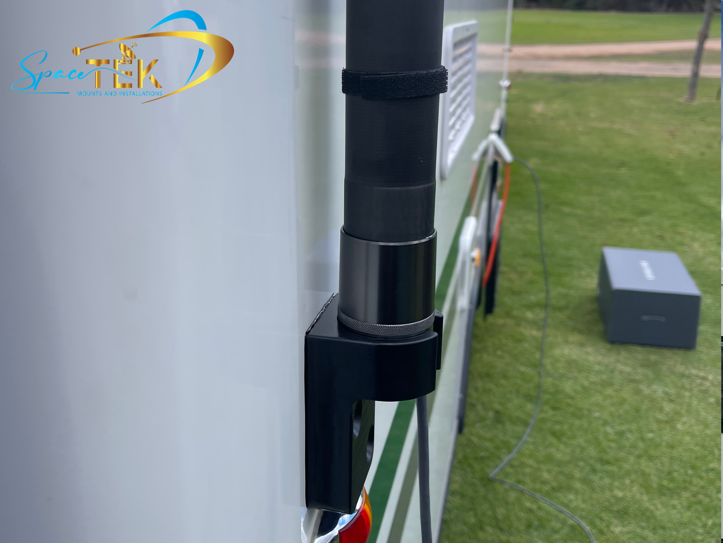 Carbon Fibre Telescopic RV Mount for Starlink Gen 2