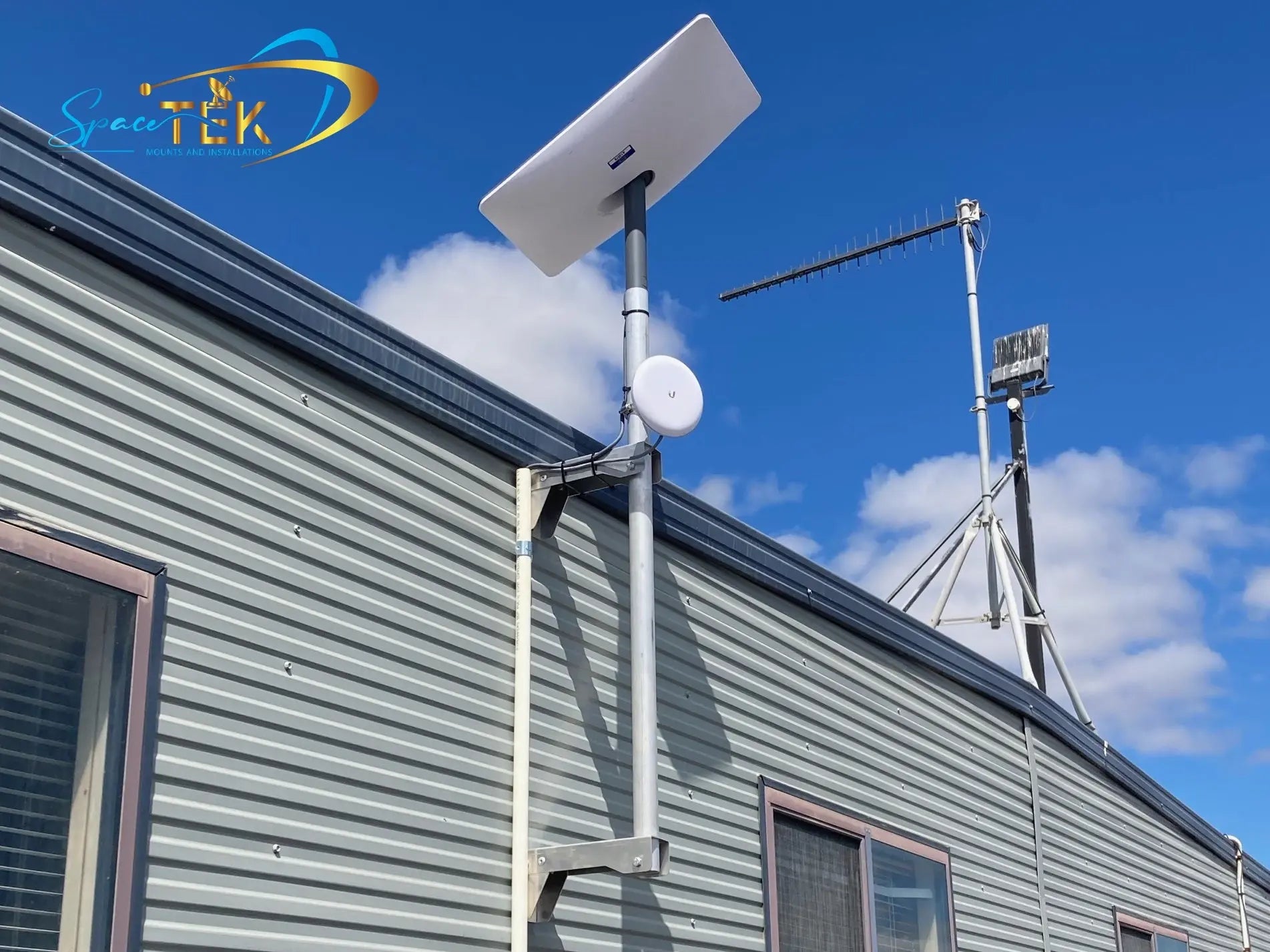 Starlink Atco / Demountable / Site Hut Wall Mount - Gen 2 Rectangle SpaceTek